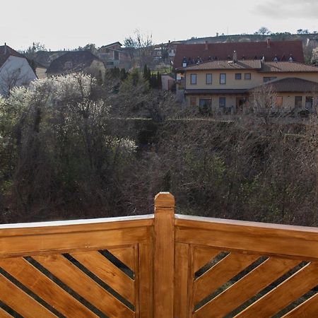 Csalogany Apartman Apartment Szekszard Exterior photo