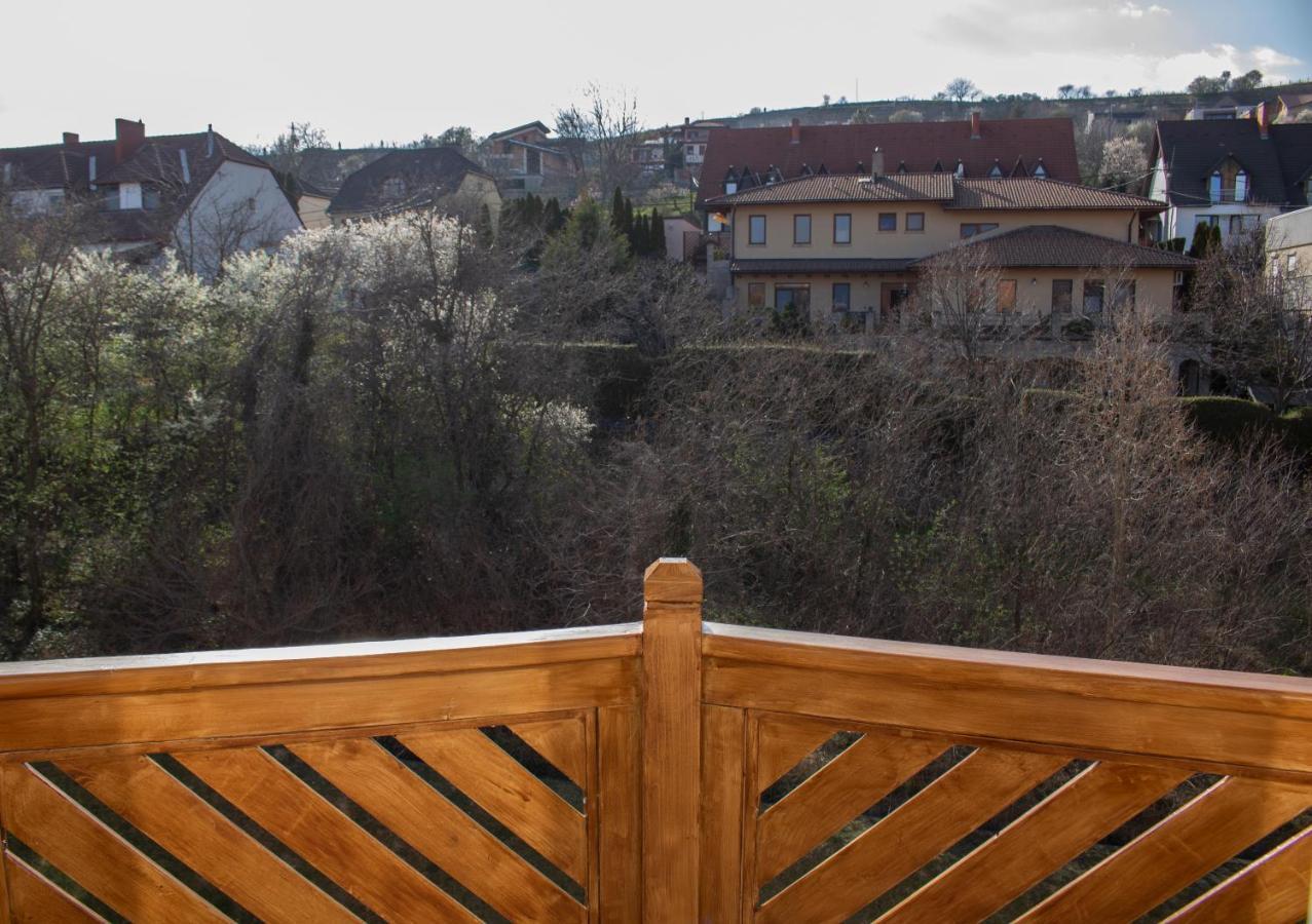 Csalogany Apartman Apartment Szekszard Exterior photo